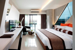 Nine Forty One Hotel